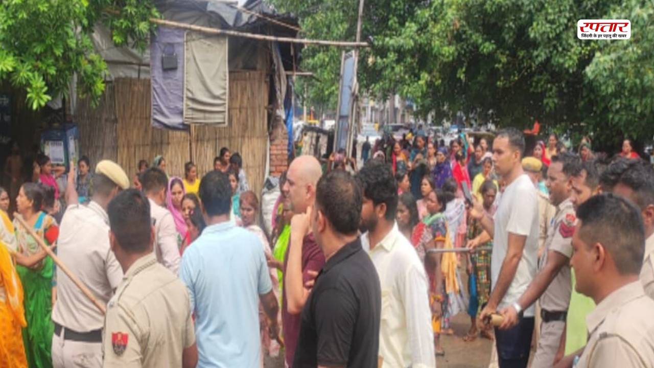 Gurugram: Two groups attacked each other with swords and sticks after offering Ganga water on the occasion of Sawan Shivratri in Sector 12 of Gurugram.