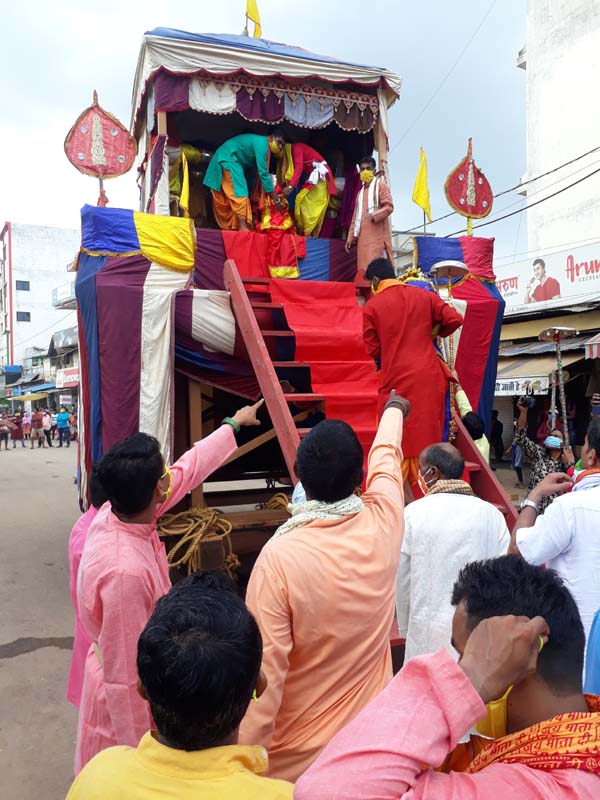 बहुड़ा गोंचा रथयात्रा-कपटफेड पूजा विधान के साथ श्री श्री जगन्नाथ स्वामी पहुंचे श्री मंदिर