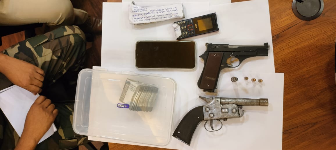 रामगढ़ में एलआईसी ऑफिस और कोहिनूर ज्वेलर्स लूटकांड का खुलासा, पांच गिरफ्तार