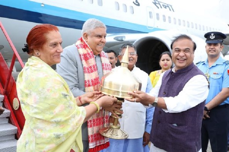 असम दौरे पर पहुंचे उपराष्ट्रपति धनखड़