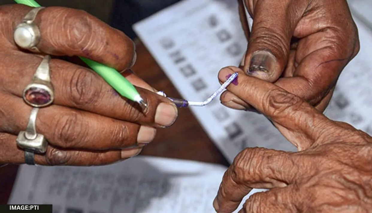 पोलिंग से 200 मीटर के अंदर नहीं लगेगा कोई बूूथ