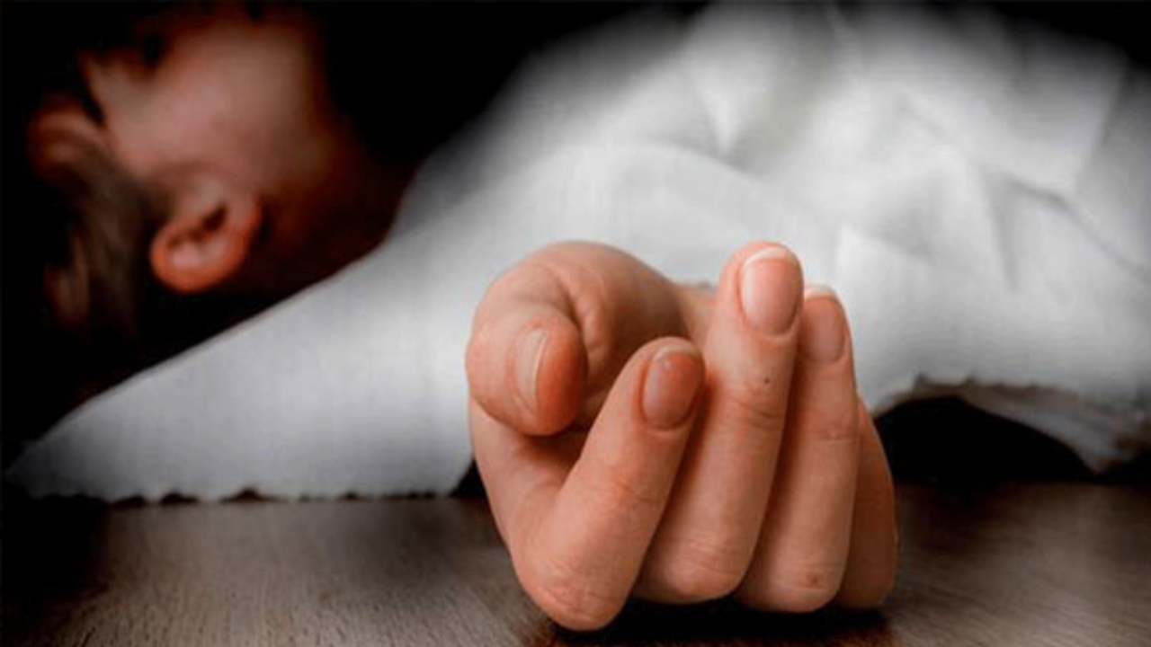 दर्दनाक घटना पढ़ कर कांप उठेगी रूह, मां ने जिंदा बच्ची को कुएं में फेंका