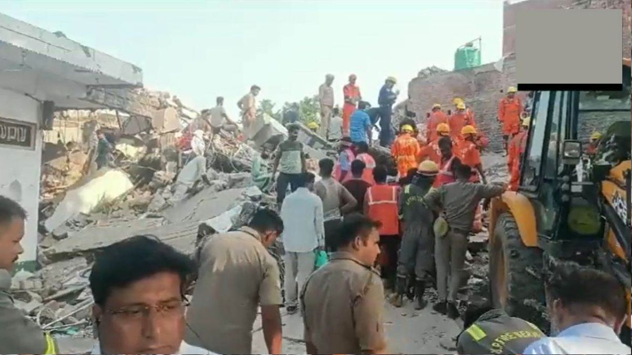 तीन मंजिला इमारत गिरने से मची अफरातफरी, दो की हुई मौत