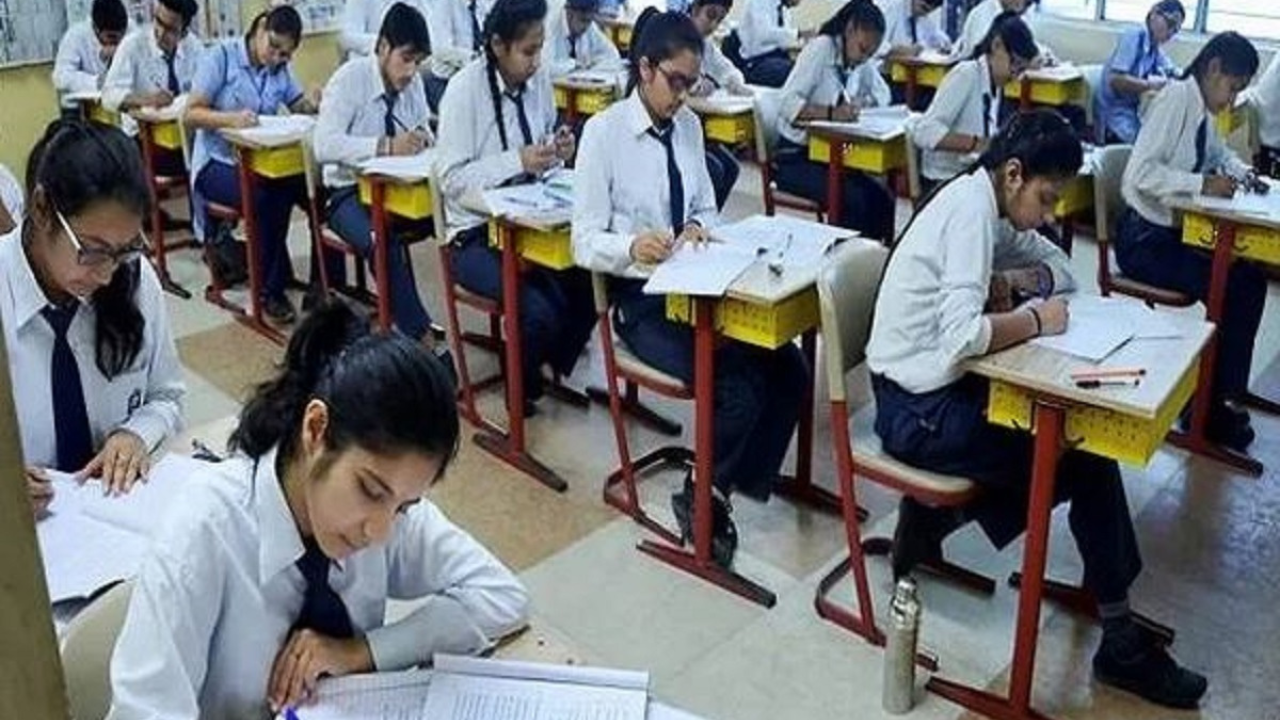 UP News: 25 लाख विद्यार्थियों को छात्रवृत्ति का तोहफा देगी योगी सरकार, यहां जानें आवेदन प्रक्रिया; अन्य डिटेल Students