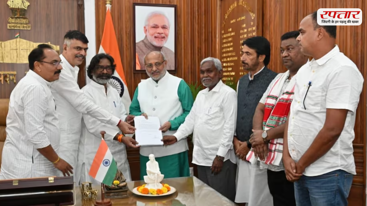 Champai Soren resigns