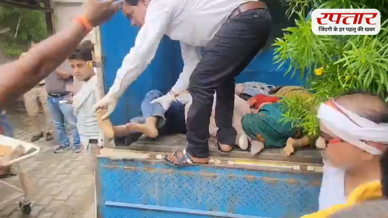 Hathras Stampede: 119 लोगों के बयान..सैकड़ों पन्नों की रिपोर्ट,  हाथरस भगदड़ की SIT रिपोर्ट पर क्यों मचा बवाल?