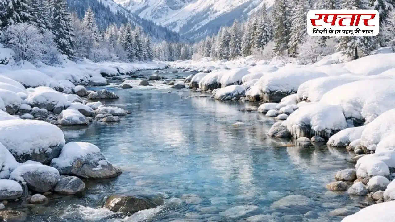 इस मौसम में भी पहड़ो पर हो रही बर्फबारी, इन जगहों पर करें विजिट मजा हो जाएगा दुगना