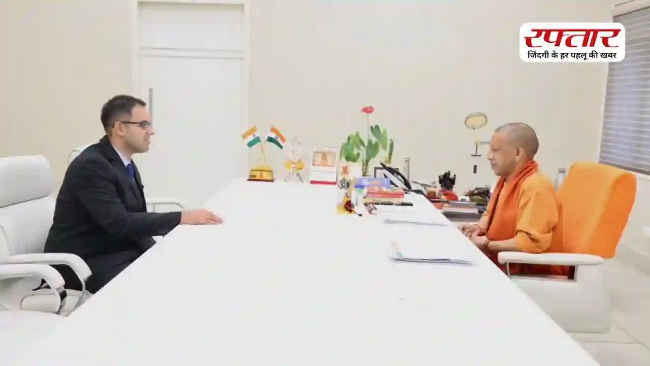 कौन हैं सिद्धार्थ भाटिया? आखिर क्यों 50 लाख वाली कंपनी पर CM योगी ने खेला 25 हजार करोड़ रुपये का दांव, जानिए क्या करती है कंपनी और क्यों हुआ विवाद