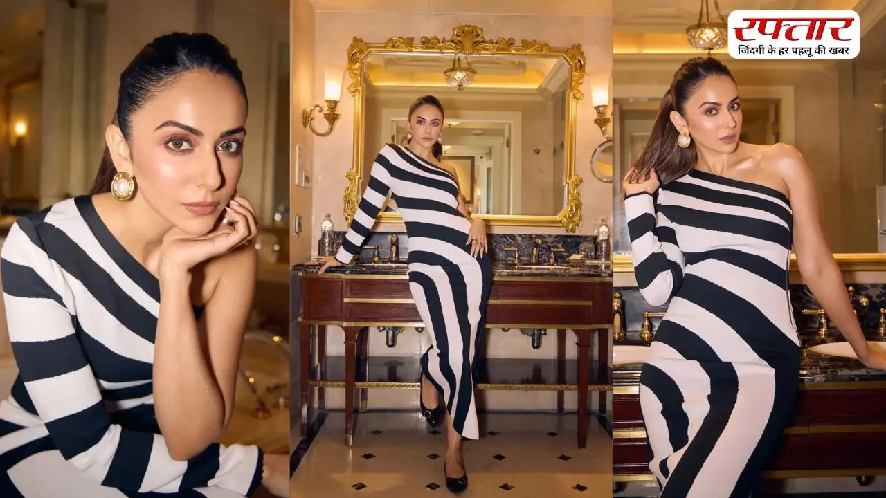 Rakul Preet Singh का शीशे के सामने सिजलिंग फोटोशूट, फैंस रह गए हैरान