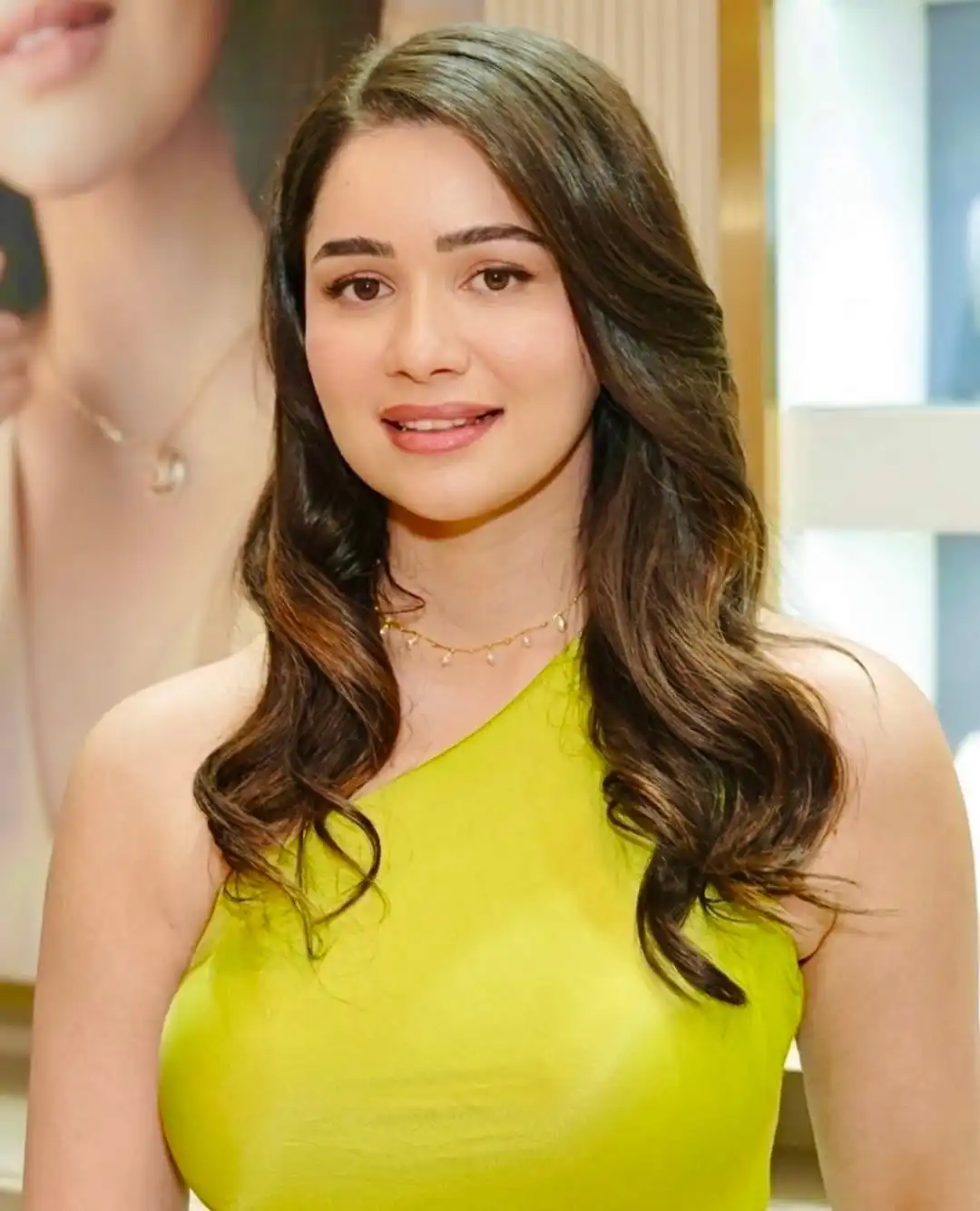 Sara Tendulkar - Next Door Girl Beauty (Credit: Instagram)