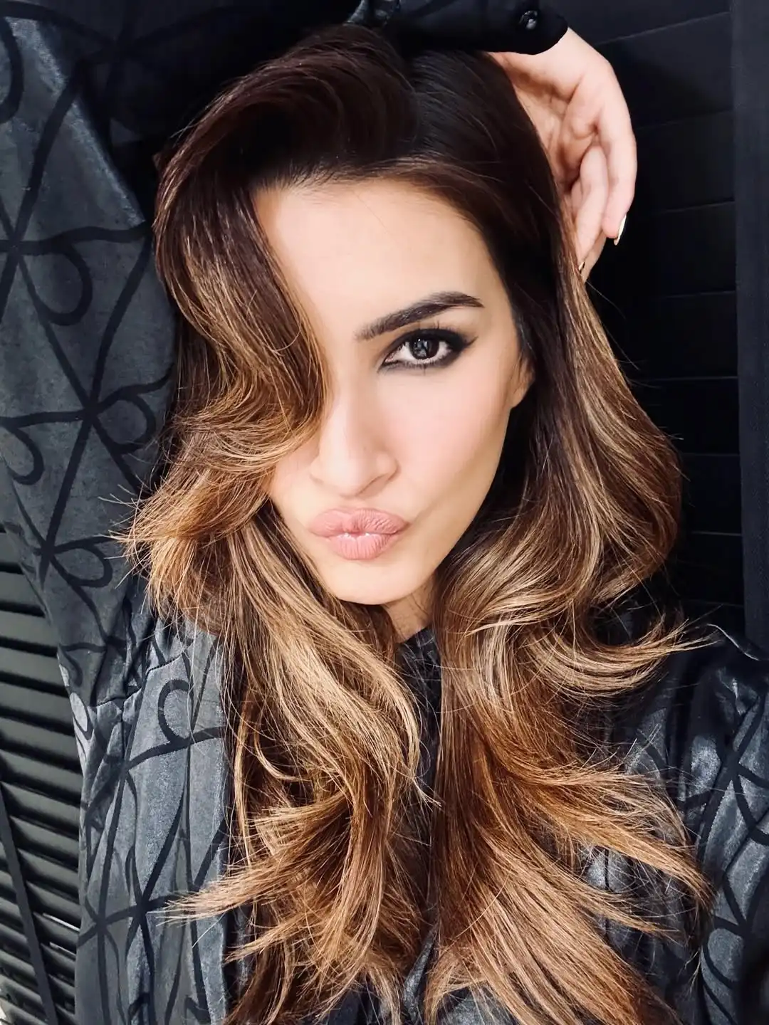 Kriti Sanon - Showing Her Glam Side (Credit: Instagram) 