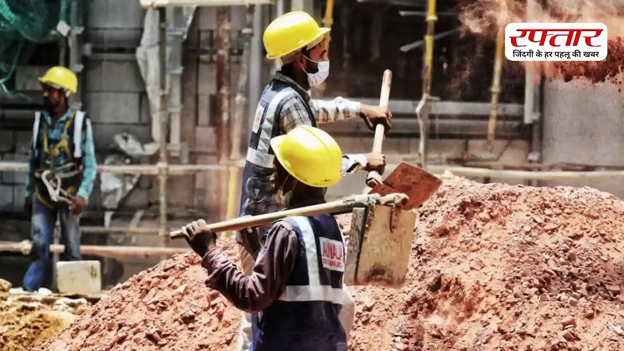 Labour Day 2026: क्या होता है न्यूनतम वेतन? जानिए आपके राज्य में कितनी है मजदूरी