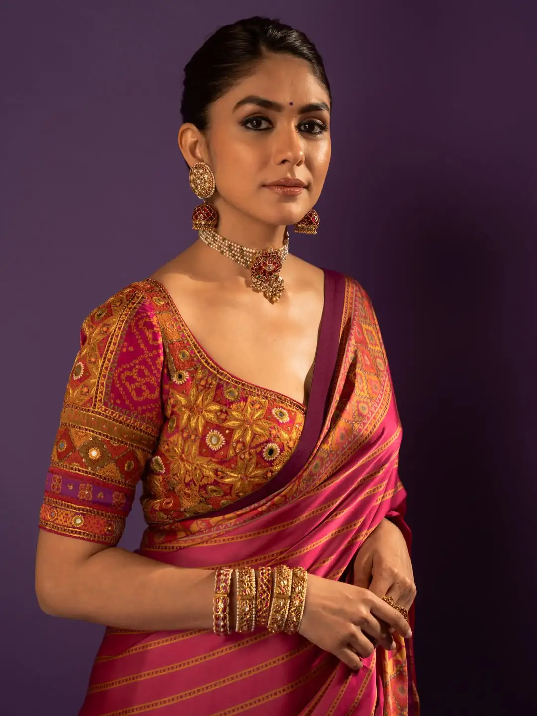 Mrunal Thakur Ethnic Look (Credit: Instagram) 
