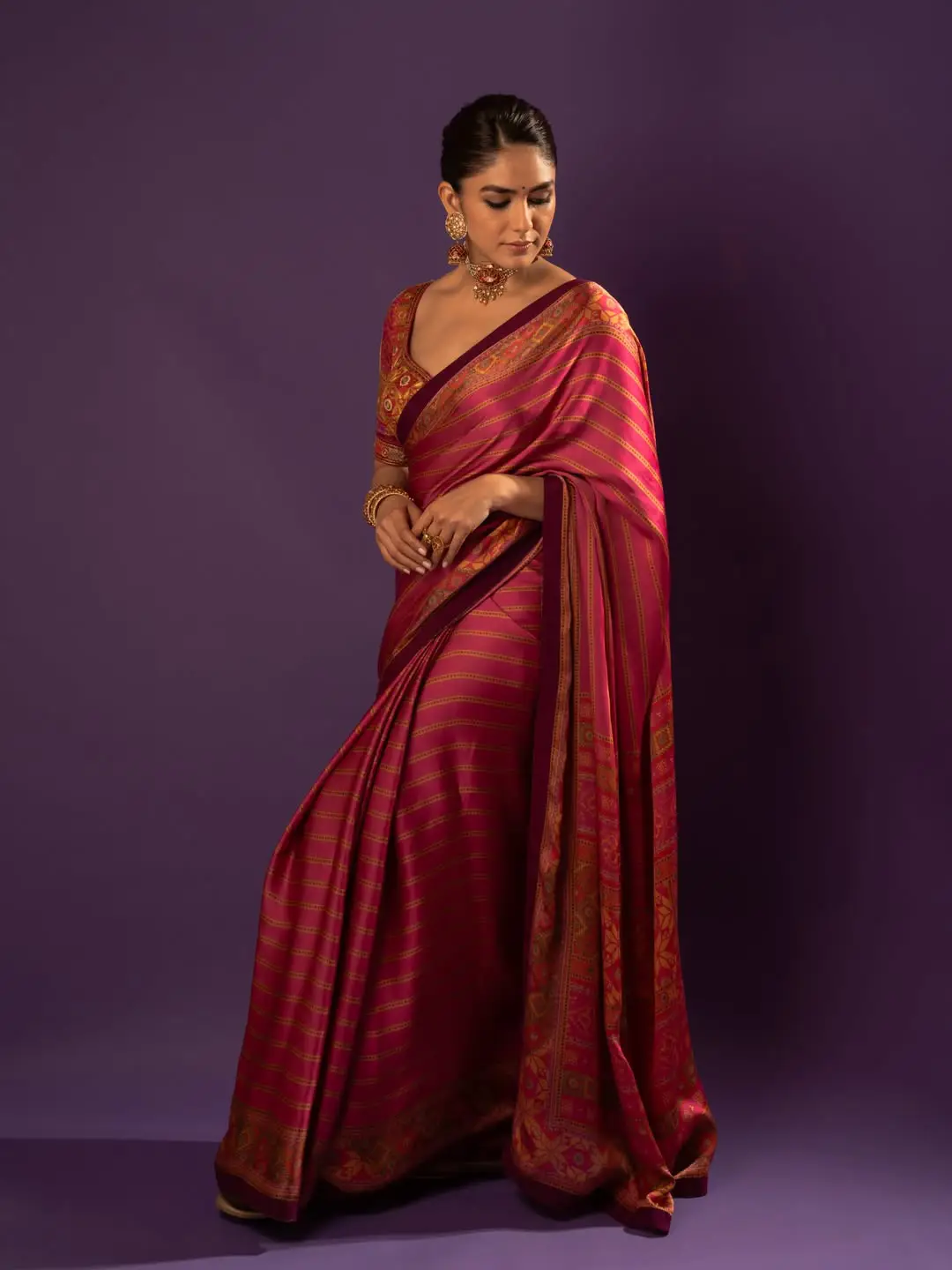 Mrunal Thakur Ethnic Look (Credit: Instagram) 