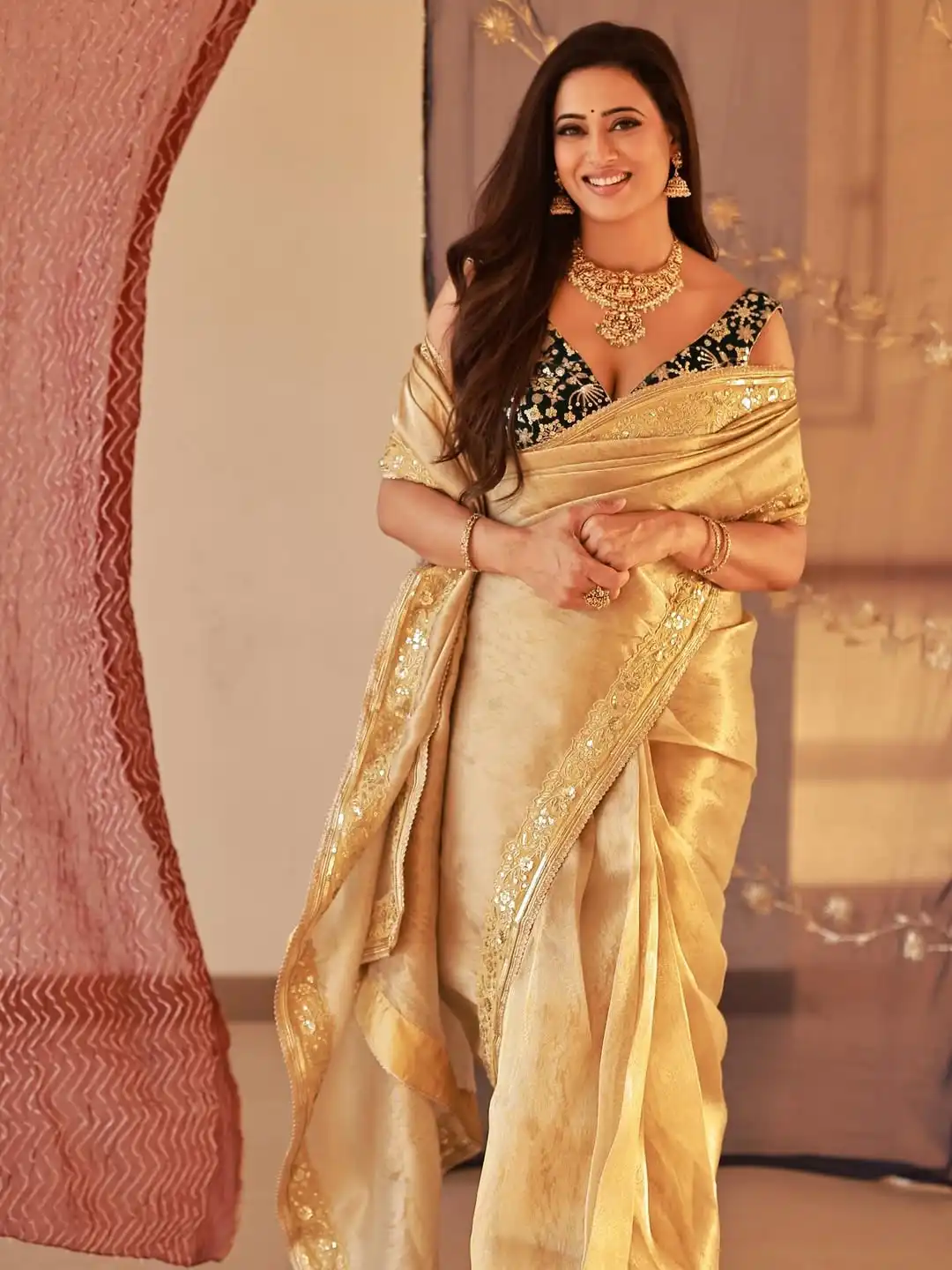 Shweta Tiwari Golden Saree Look (Credit: Instagram) 