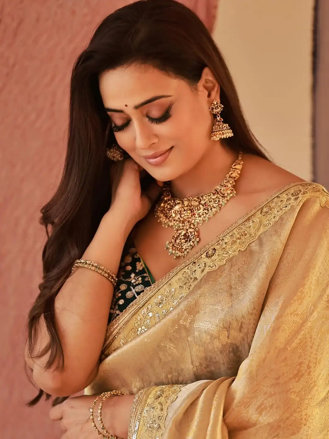 Shweta Tiwari Golden Saree Look (Credit: Instagram) 