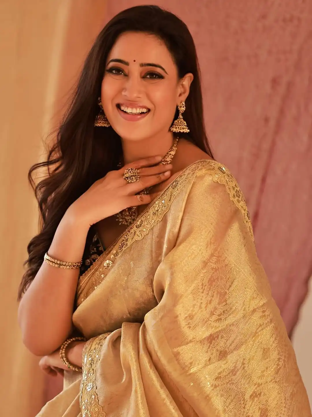 Shweta Tiwari Golden Saree Look (Credit: Instagram) 