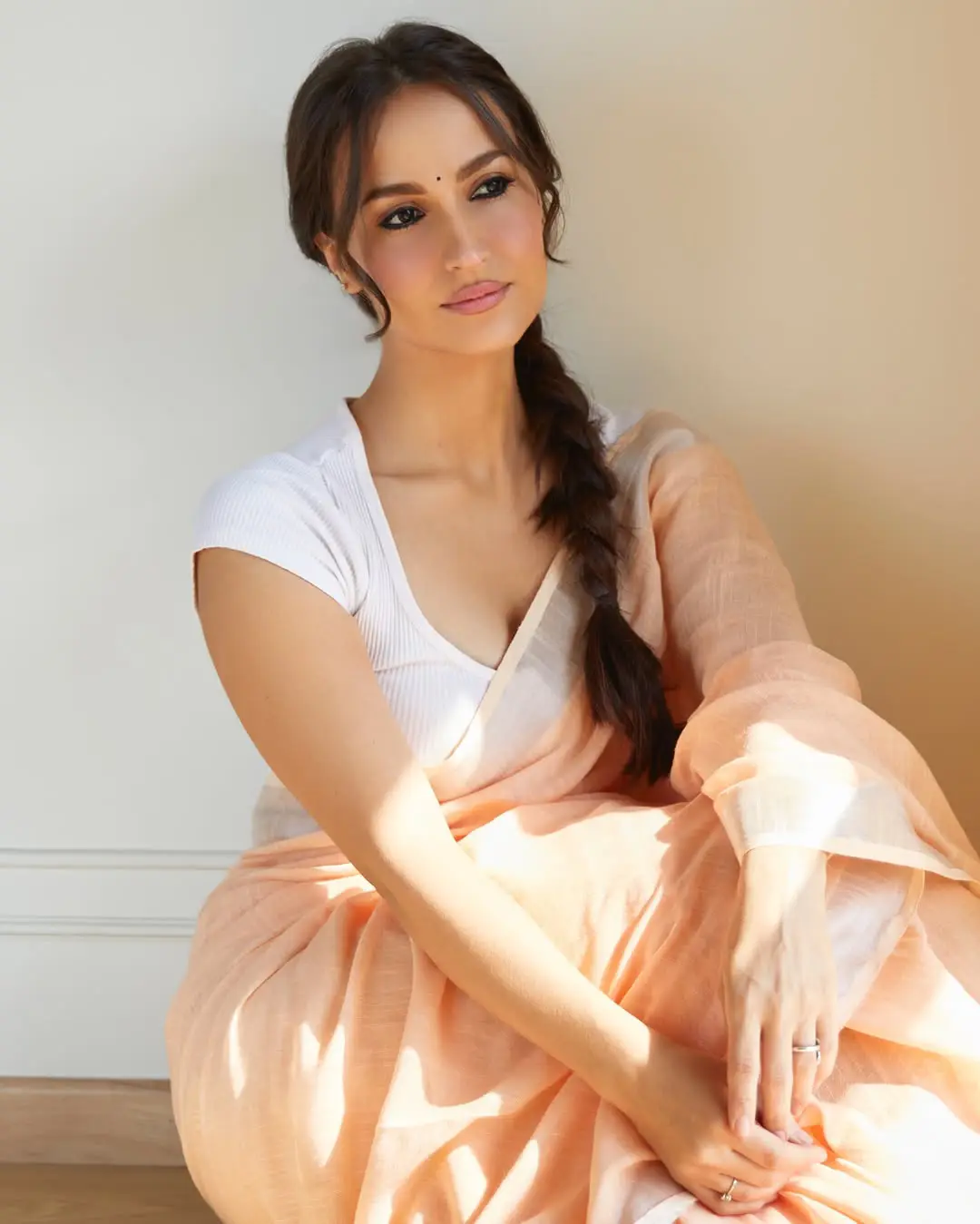  Elli AvrRam Hot Saree Look (Credit: Instagram)  	