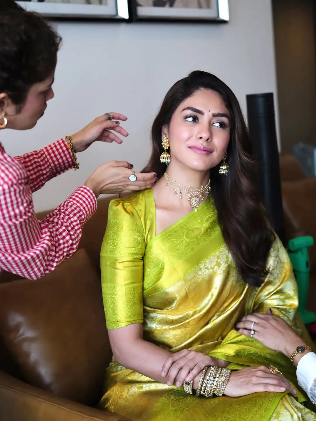 Mrunal Thakur Ethnic Look (Credit: Instagram) 