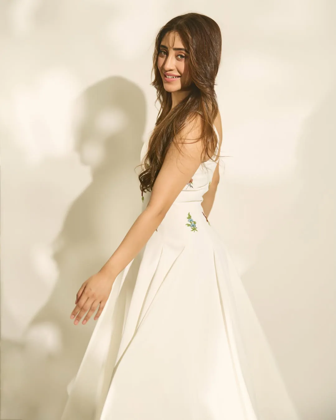 Shivangi Joshi Glam Look (Credit: Instagram) 