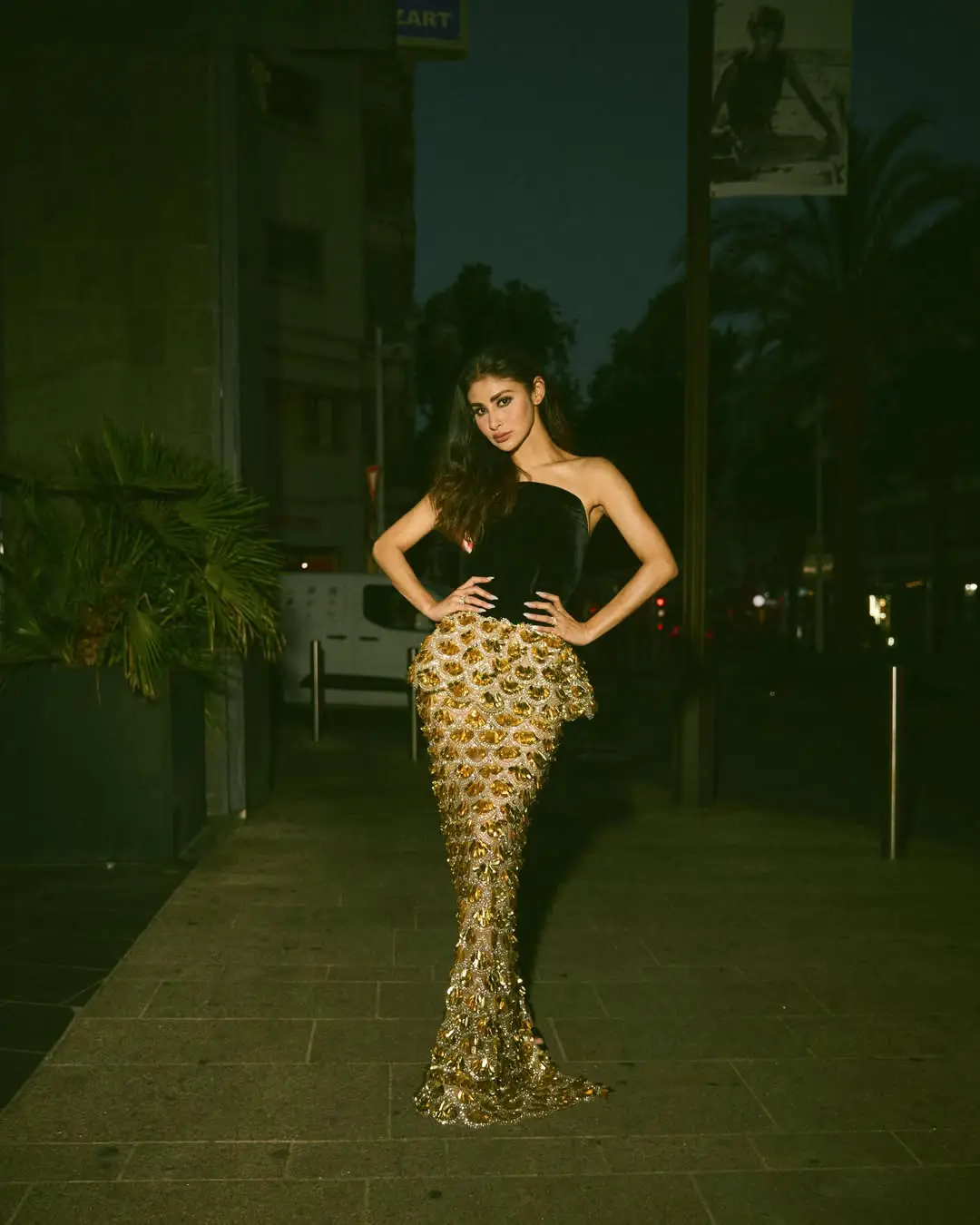 Mouni Roy Bold Look (Credit: Instagram) 