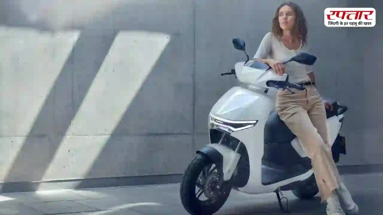 Long Range EV Scooter: Honda और Bajaj को टक्कर दे रही 212KM रेंज वाली Electric Scooter, जानिए क्या है खास