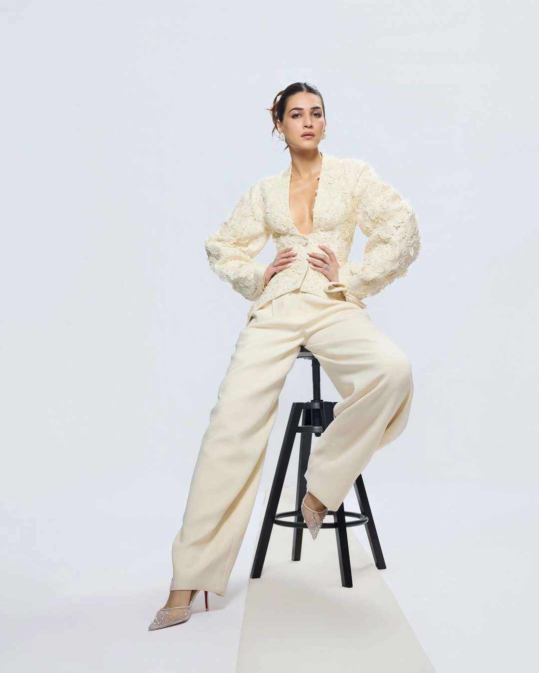 Kriti Sanon Blod Look (Credit: Instagram) 