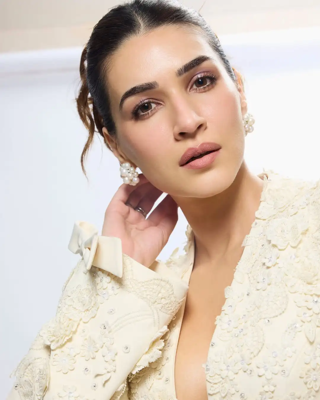 Kriti Sanon Blod Look (Credit: Instagram) 