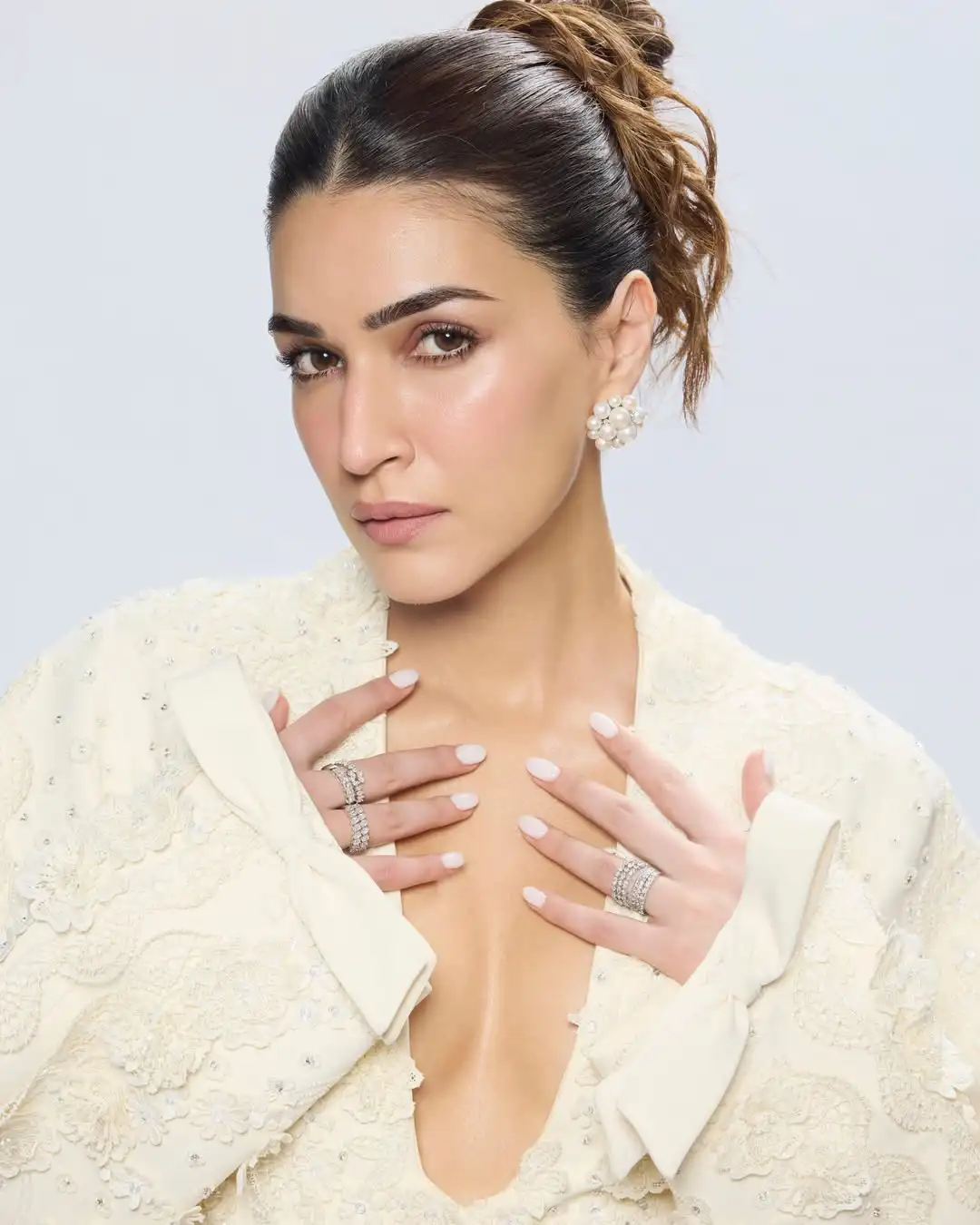 Kriti Sanon Blod Look (Credit: Instagram) 